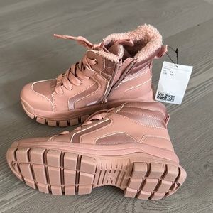 H&M Tan High-Top Boots with Chunky Sole and Side Zipper